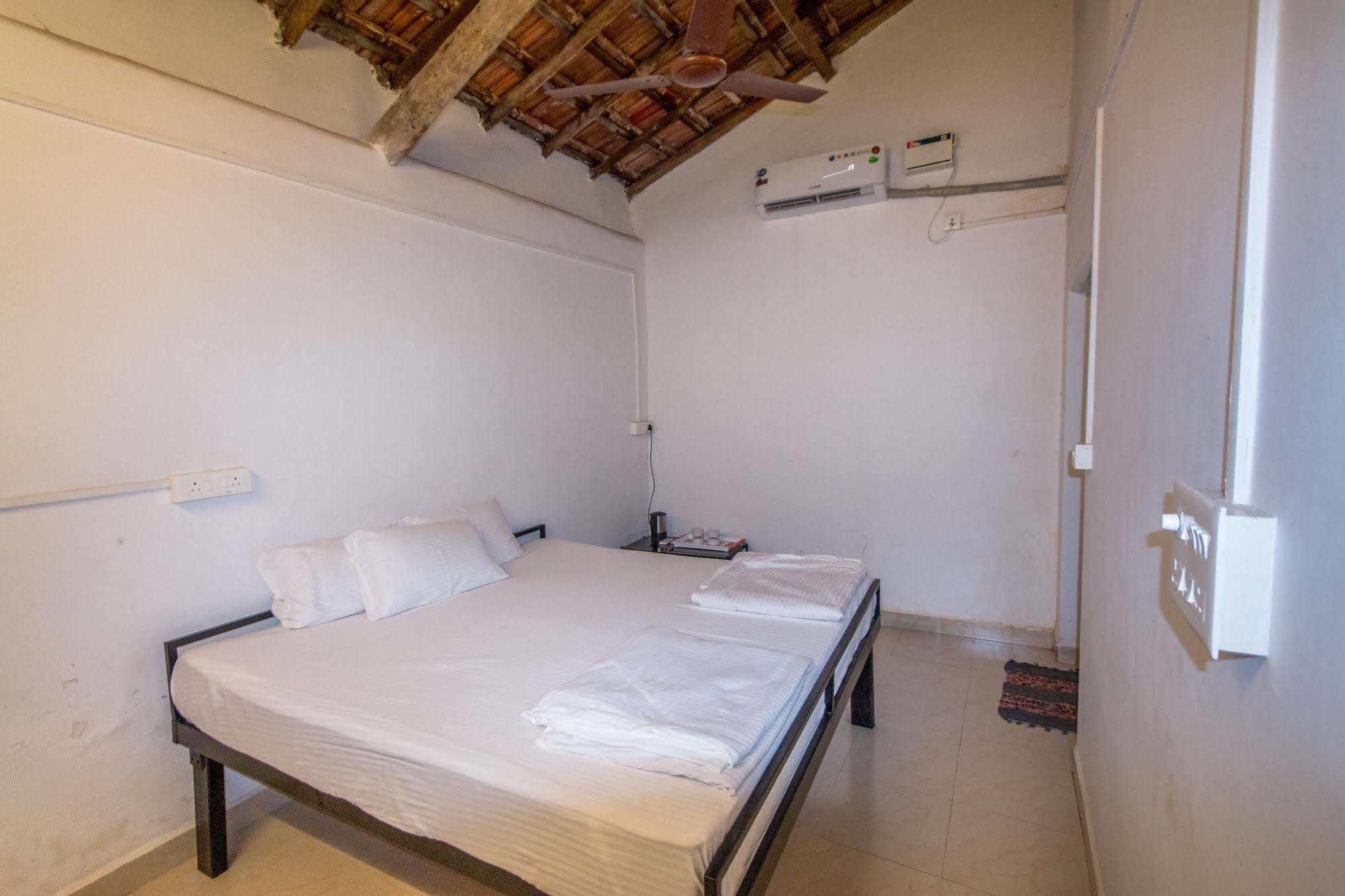 A Pousada Backpacker Panda Goa Calangute Exterior foto